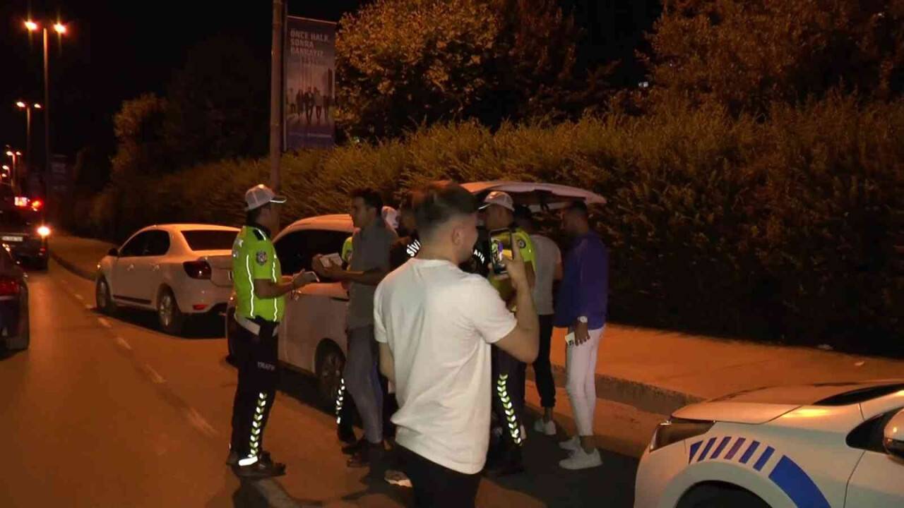 Denetiminde ilginç görüntüler: Ehliyetini alıp kaçmak istedi