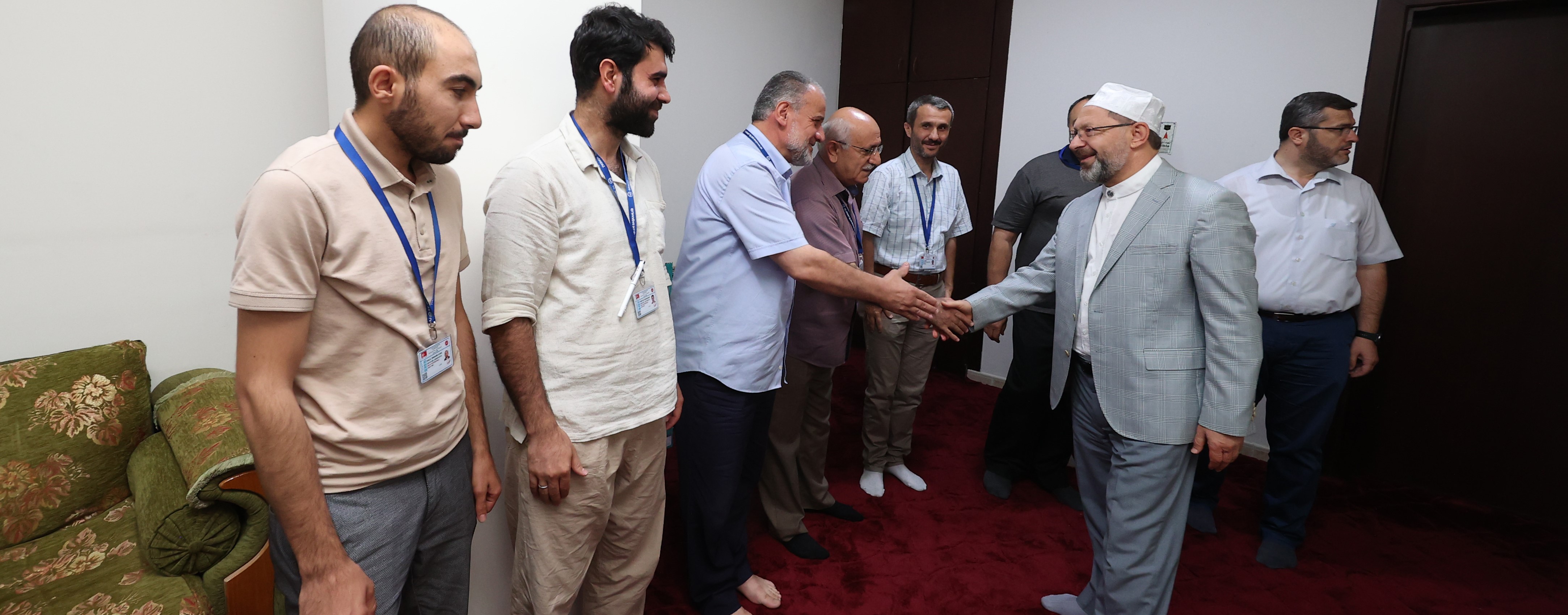 Diyanet İşleri Başkanı Erbaş, Medine'de Türk Hac İşleri Ofisi'ni ziyaret etti