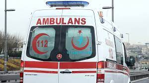 Başkentte minibüsle otomobilin çarpışması sonucu 3 kişi yaralandı