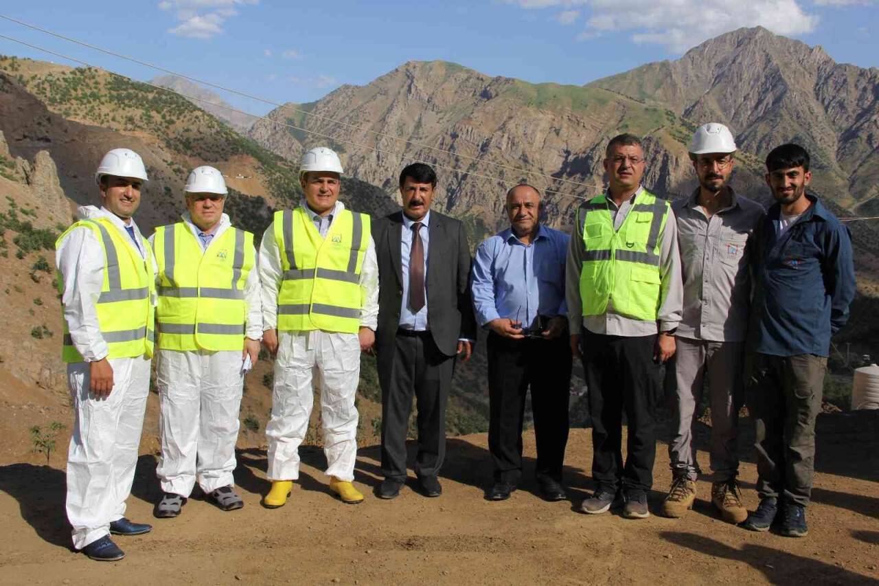 Bakan yardımcıları Hakkari’deki maden alanlarında incelemelerde bulundu
