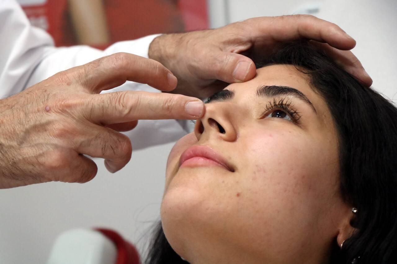 Gereksiz yere daha güzel olma arzusuyla yapılan ameliyatlar ciddi sıkıntılara yol açabiliyor