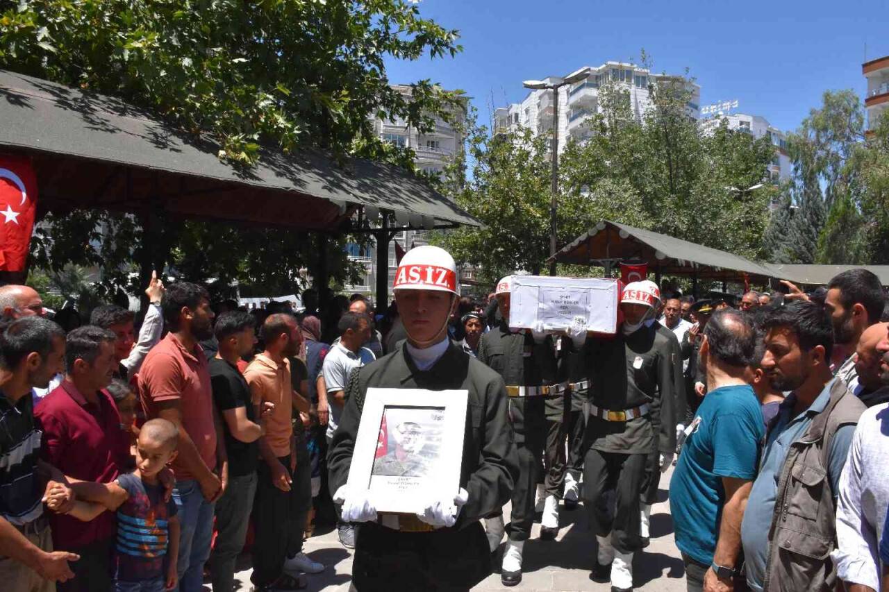 Şehit piyade Yusuf Gürler, memleketi Siverek’te toprağa verildi