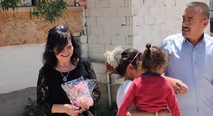 CHP Karatay, bayram  öncesi çocukları sevindirdi