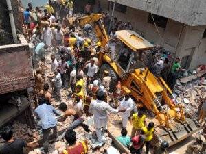 Hindistan'da Çöken Binalar