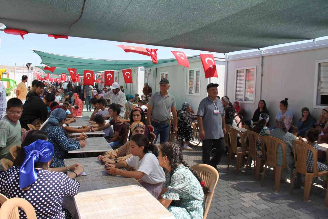 Öz vatanlarında ilk bayram coşkusu