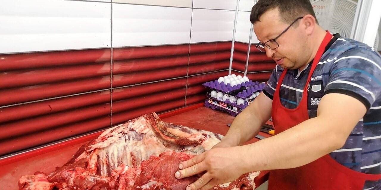 Kasapların yoğun mesaisi sürüyor