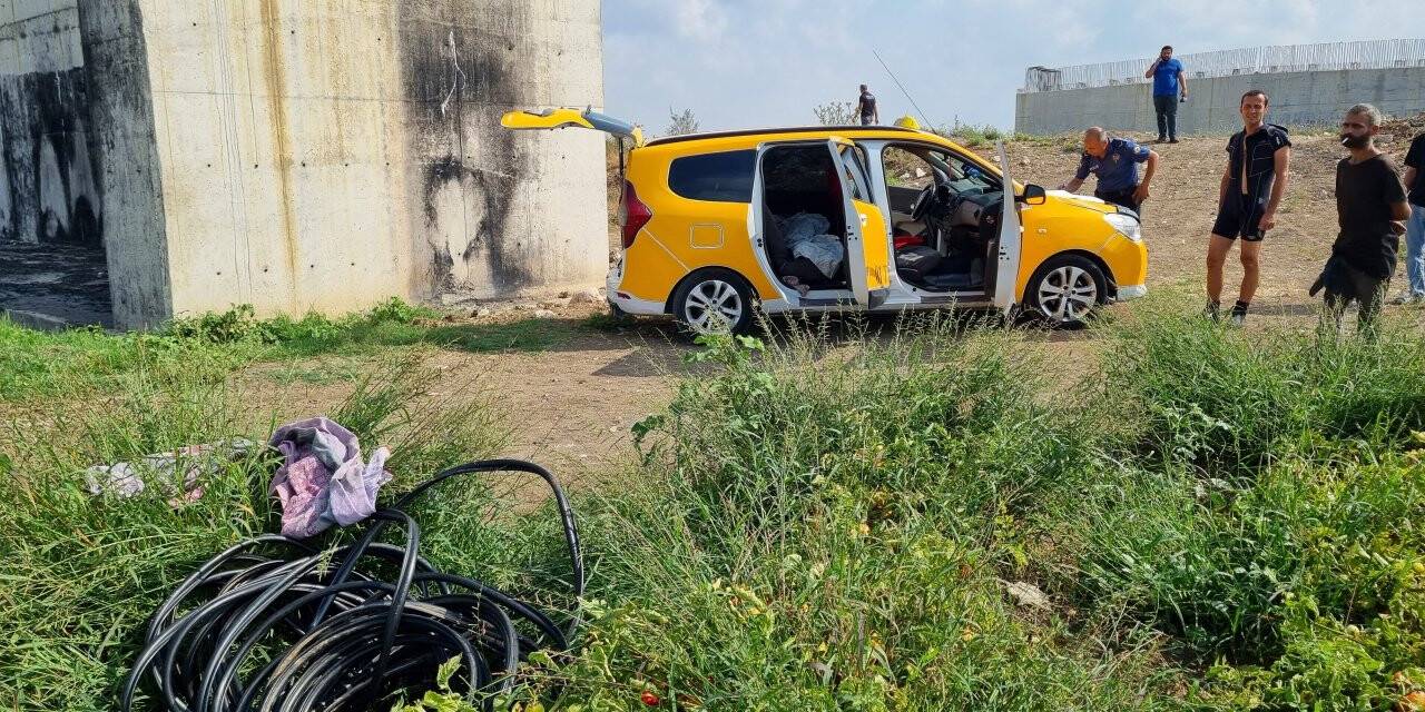 Kablo hırsızlarını ceset arayan polisler suçüstü yakaladı