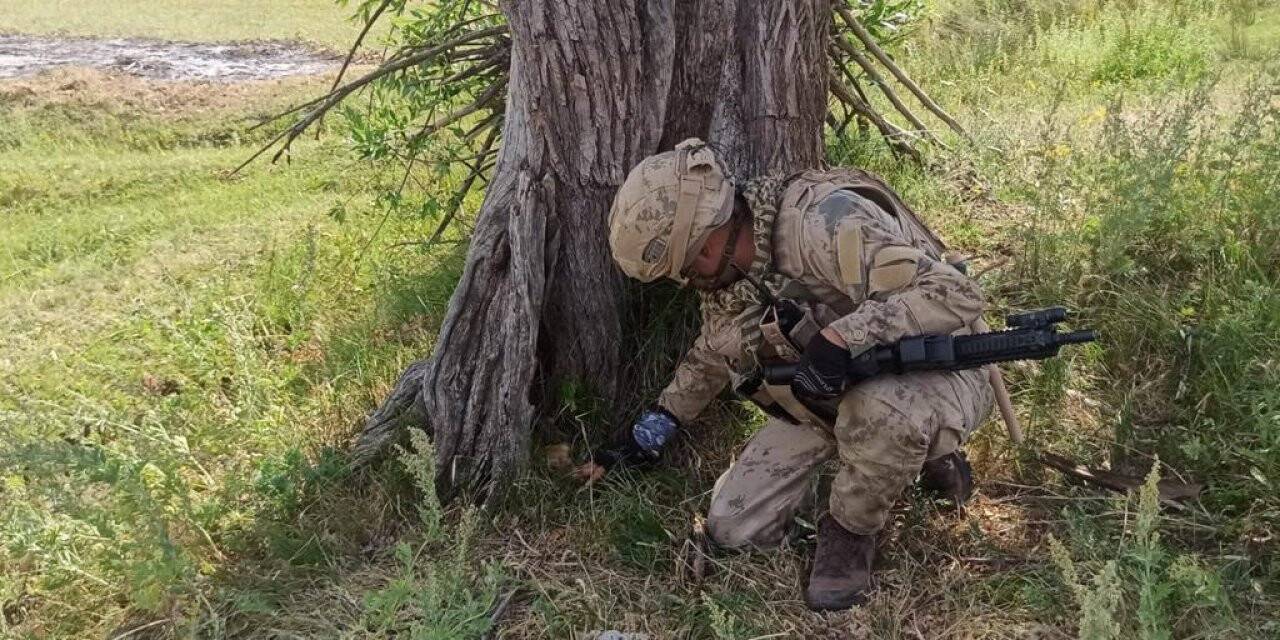 Teröristlerce araziye tuzaklanmış patlayıcı imha edildi