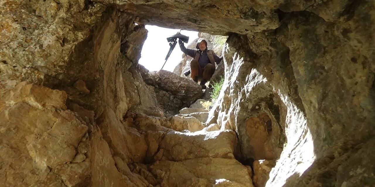 Kaçak defineciler, altın uğruna tarihi tapınağı tahrip ettiler