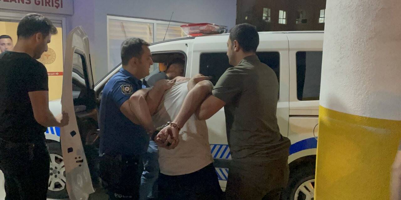 Kavgaya müdahale eden polis memuru bacağından bıçaklandı