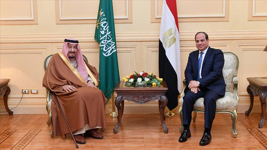 Kral Selman ile Sisi "bölgesel ve uluslararası meseleleri" görüştü
