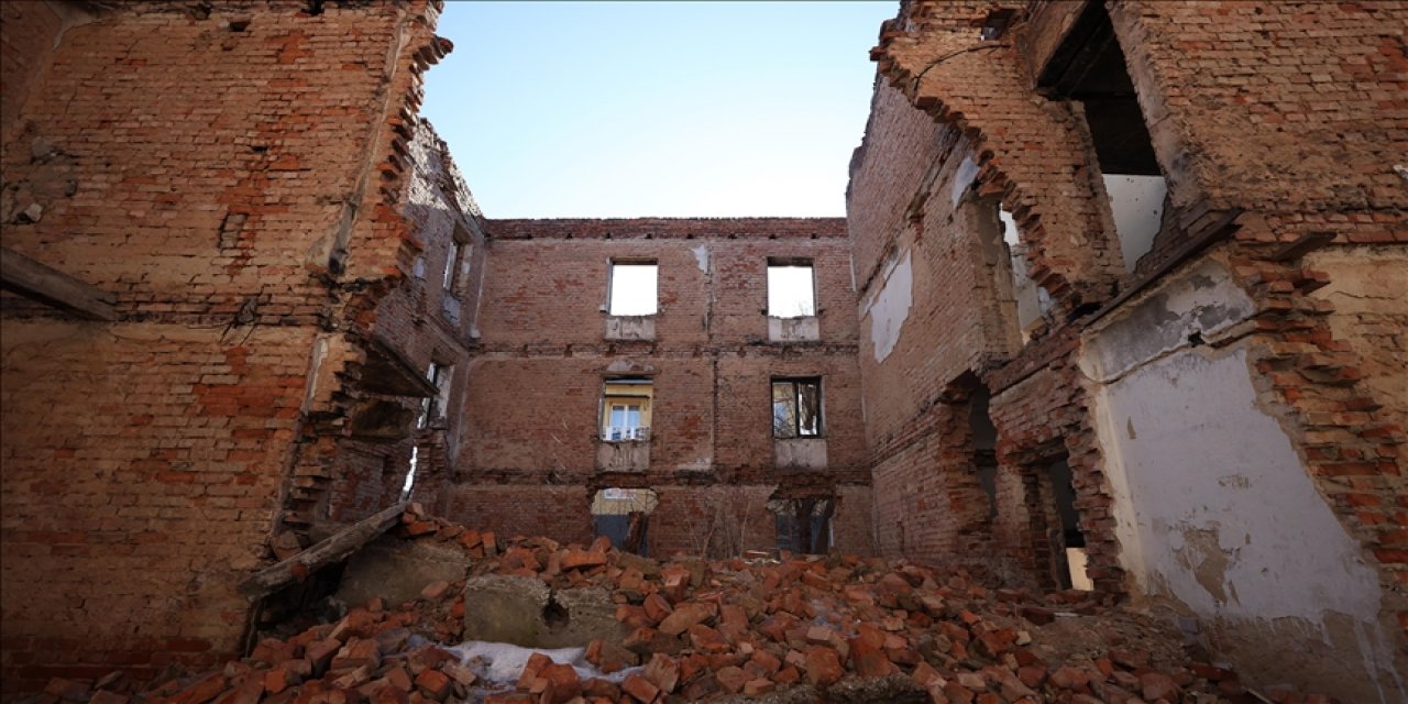 Ukrayna'nın Slavyansk şehri Rus güçlerince vuruldu