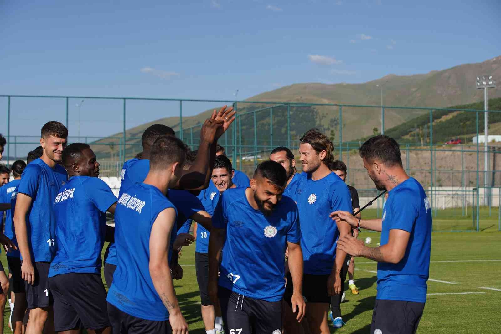 Çaykur Rizespor, yeni sezon hazırlıklarını Erzurum’ da sürdürüyor