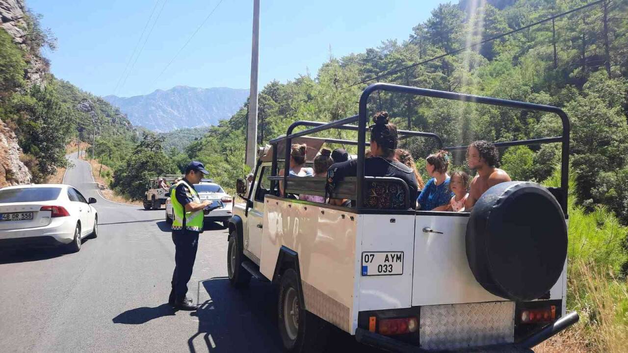 Safari araçları denetlendi