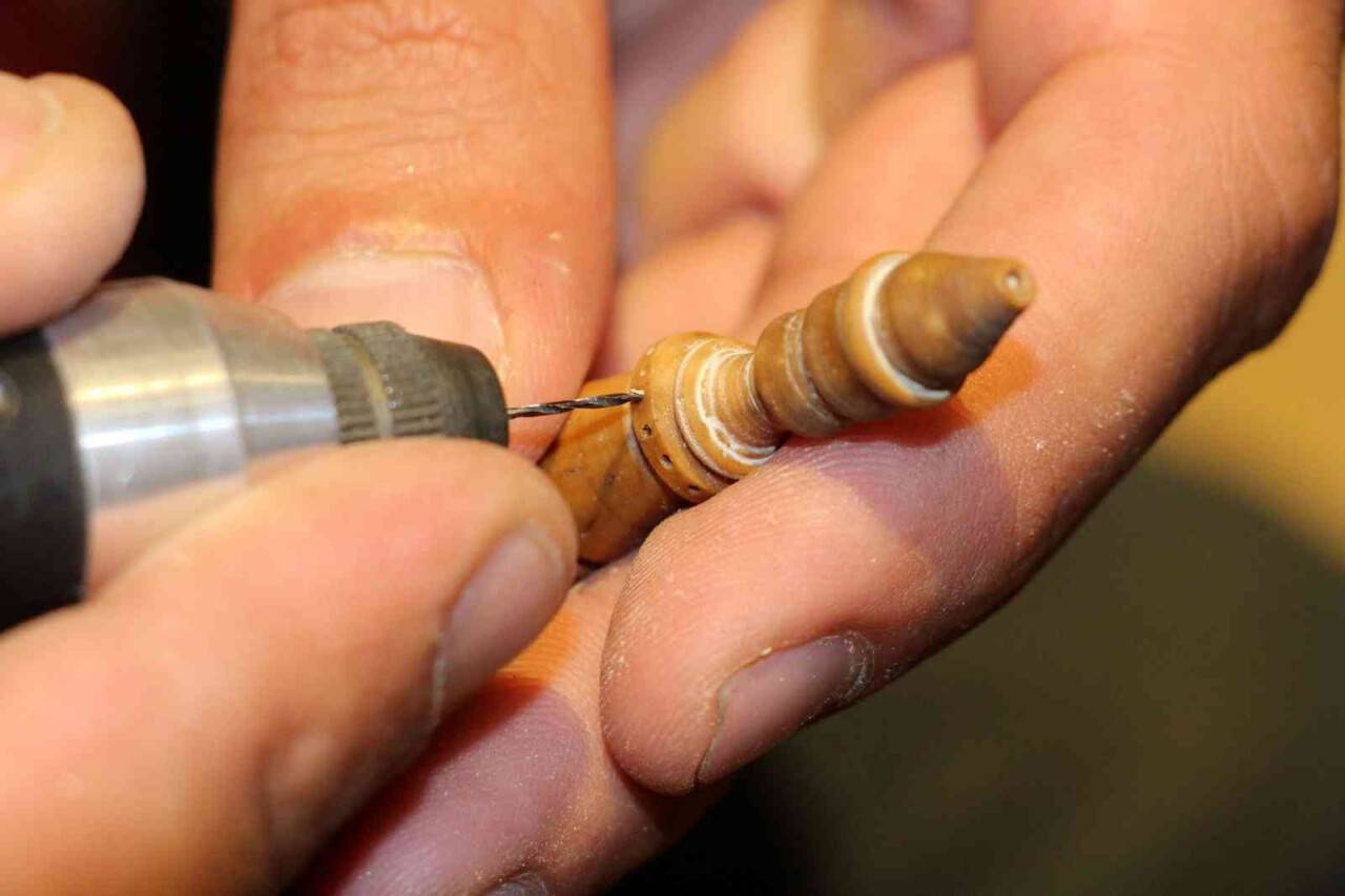 Atanamadı, şimdi dünyaya tespih pazarlıyor