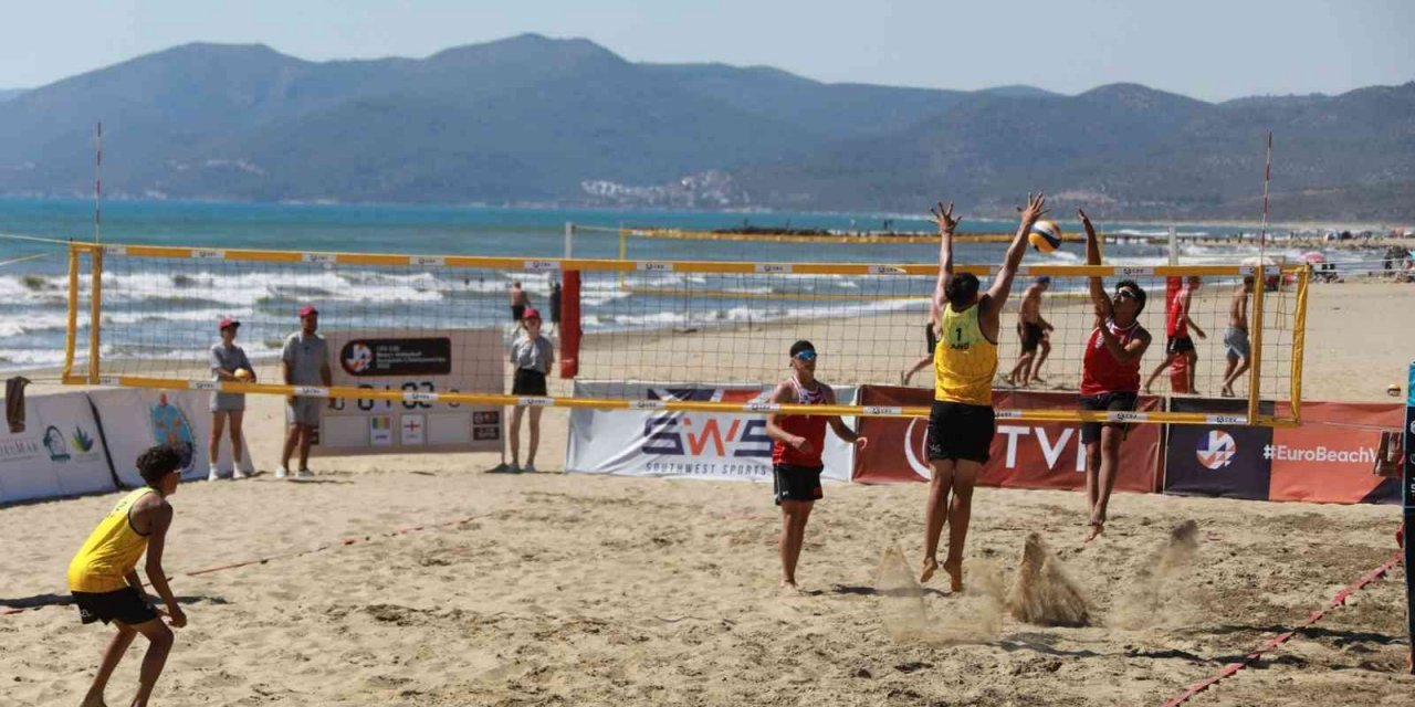 Avrupa U20 Plaj Voleybolu Şampiyonası Selçuk’ta başladı