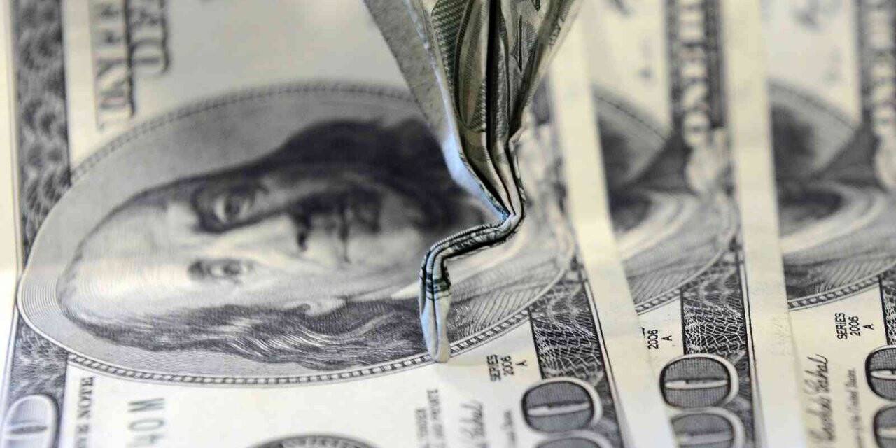 Euro/Dolar paritesi 1’in altında