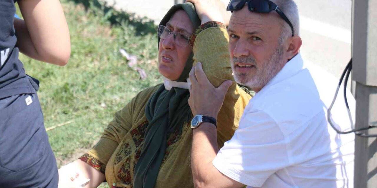 D-100 karayolunda iki otomobil çarpıştı: 2 yaralı