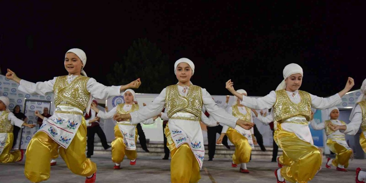 Erguvan Halk Oyunları kursu ile yöresel kültürler Yıldırım’da yaşatılıyor