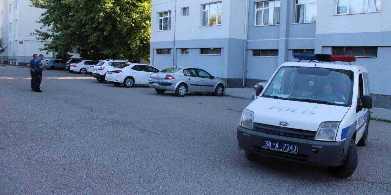 5. kattan düşen Melek ağır yaralandı