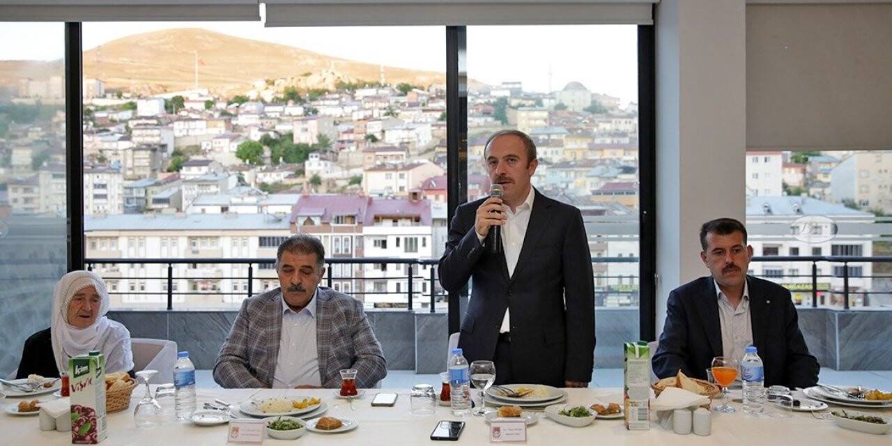 Demokrasi Zaferinin 6’ncı yıl dönümünde gaziler ve şehit aileleri onuruna yemek düzenlendi