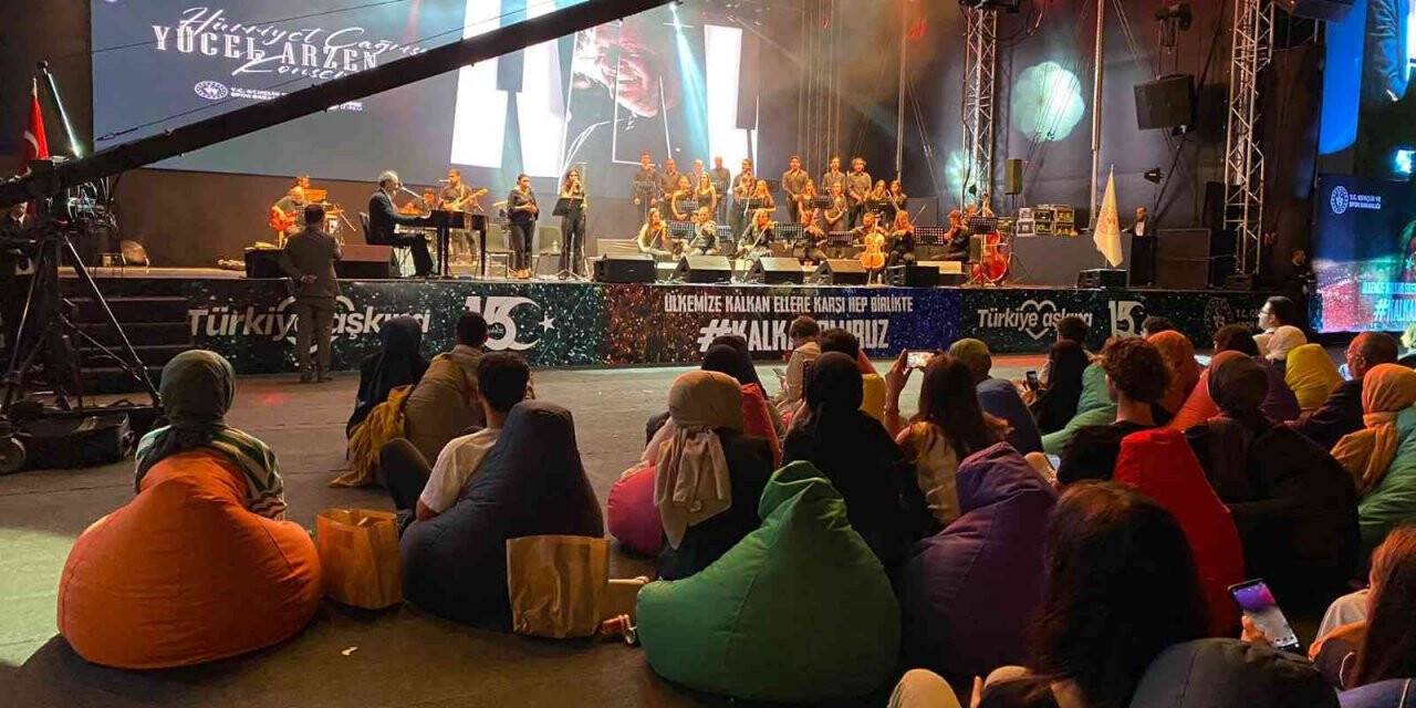 ’Gençler Asla Unutmaz: 15 Temmuz Konseri’ Kuruçeşme Arena’da yapıldı