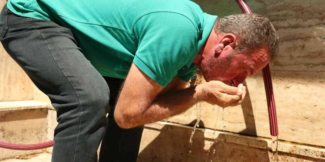 Bu su için kuyruğa giriyorlar