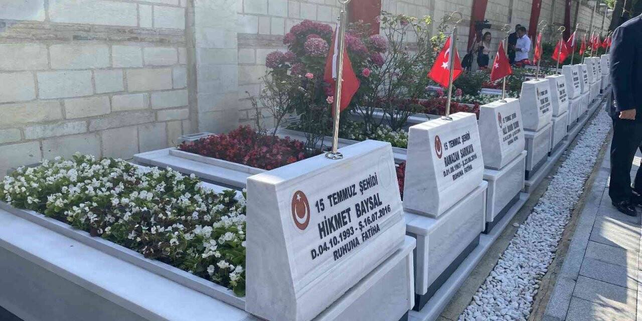 Edirnekapı Şehitliği’nde 15 Temmuz şehitleri için tören düzenlendi