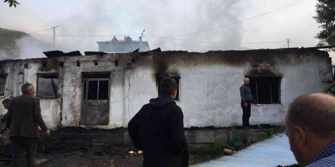 Ardahan’da korkutan yangın