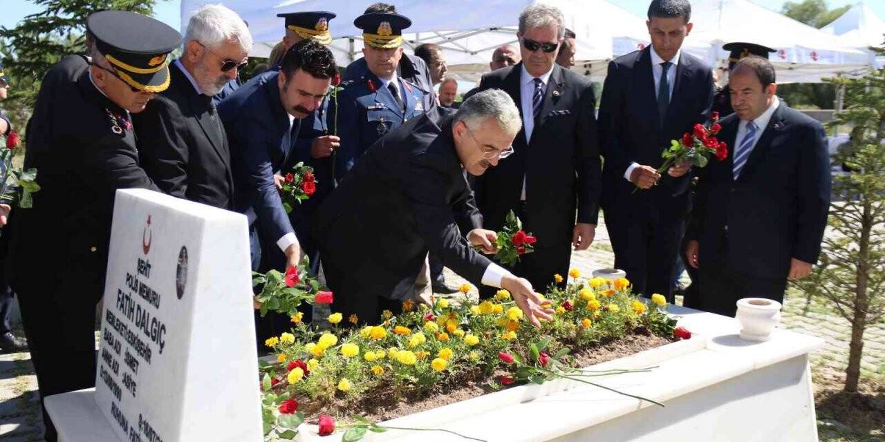 Eskişehirli 15 Temmuz şehidi kabri başında anıldı