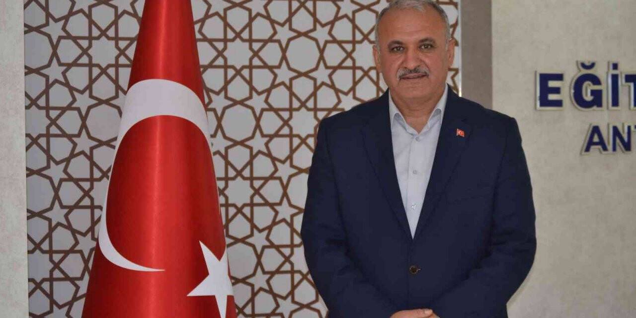 Eğitim Bir Sen Antalya Başkanı Miran: “15 Temmuz gecesi arkamızdan vurmak isteyen ihaneti tam alnından vurduk”
