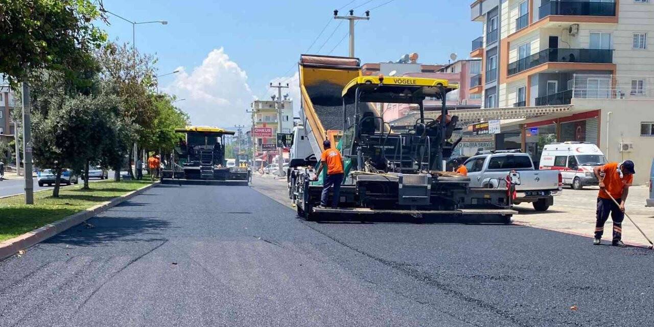 Mersin’de yol yapım çalışması sürüyor