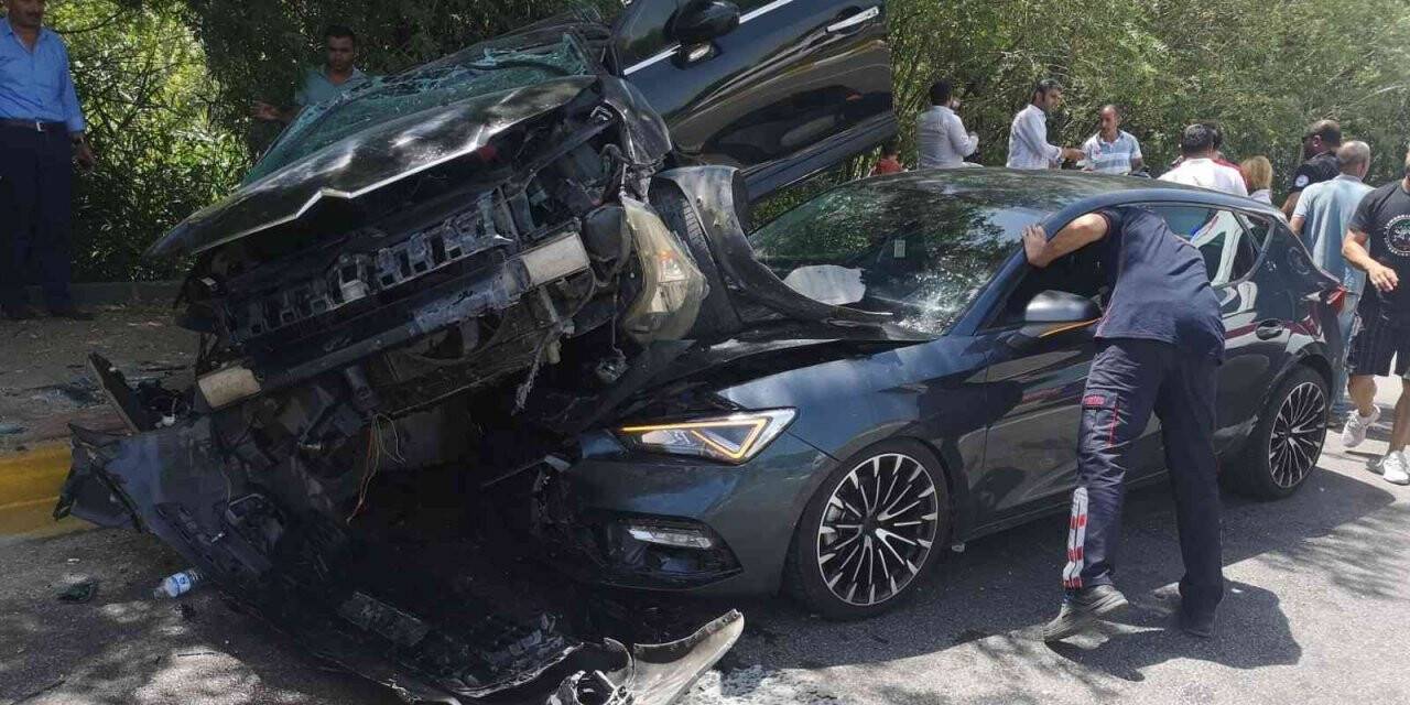 Otomobiller çarpıştı: 2 yaralı