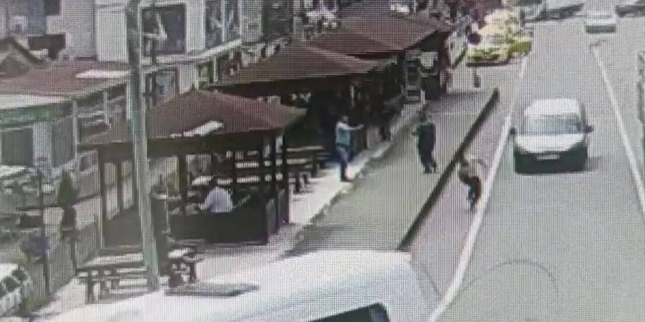 Kamelyada silahlı kavga kameraya yansıdı: 2 ölü, 1 yaralı