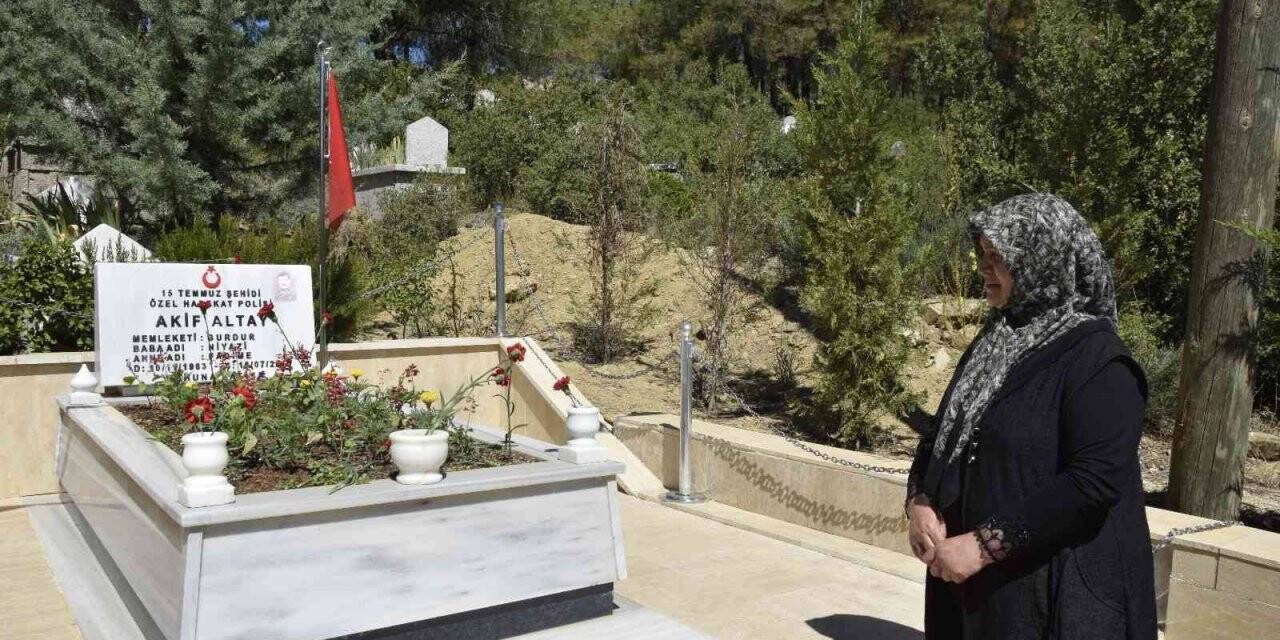 15 Temmuz şehidi Akif Altay mezarı başında anıldı