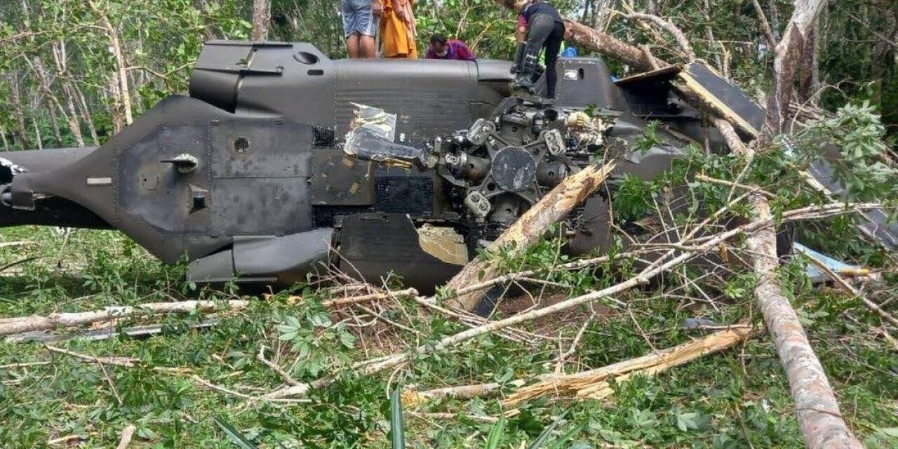 Tayland’da askeri helikopter ormanlık alana düştü