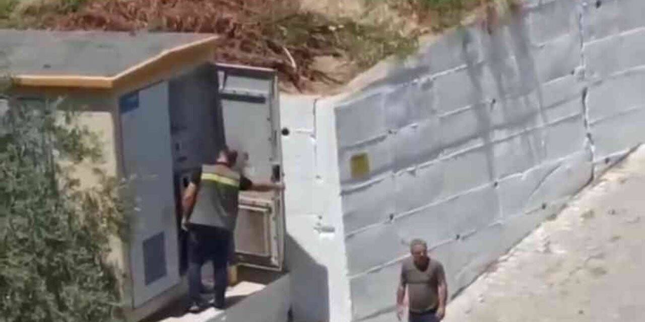 Trafodan kablo çalan hırsız mahallede elektrik kesintisine sebep oldu