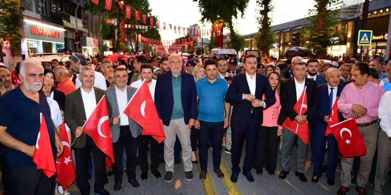 Malatya’da 15 Temmuz kortej yürüyüşü