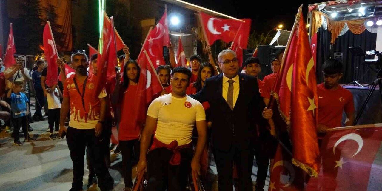 Muş Valisi Gündüzöz: “Bu hain darbe girişimi kadar kalleşçe yapılanına hiç rastlamamıştık”