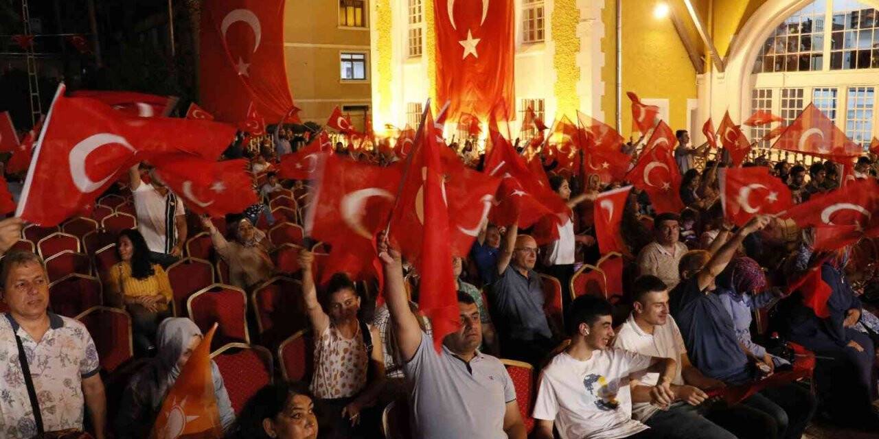 Adana’da 15 Temmuz Demokrasi nöbeti tutuldu