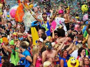 Madrid'de "Eşcinsel Onuru" Etkinlikleri