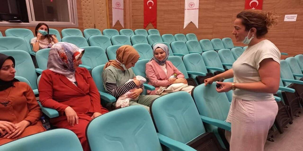 Sağlıkçılara emzirme eğitimi