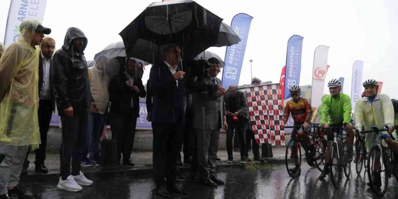 Doğuştan 2 bacağı olmayan, sporcu Şehit Ömer Halisdemir anısına pedal çevirdi
