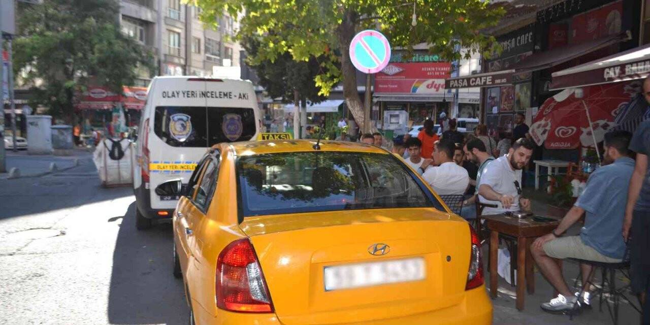 Otomobile isabet eden yorgun mermi korkuttu