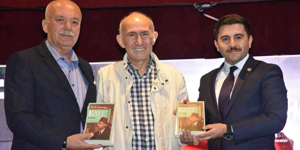 Tarihçi Ahmet Şimşirgil, Dursunbey’de FETÖ’yü anlattı