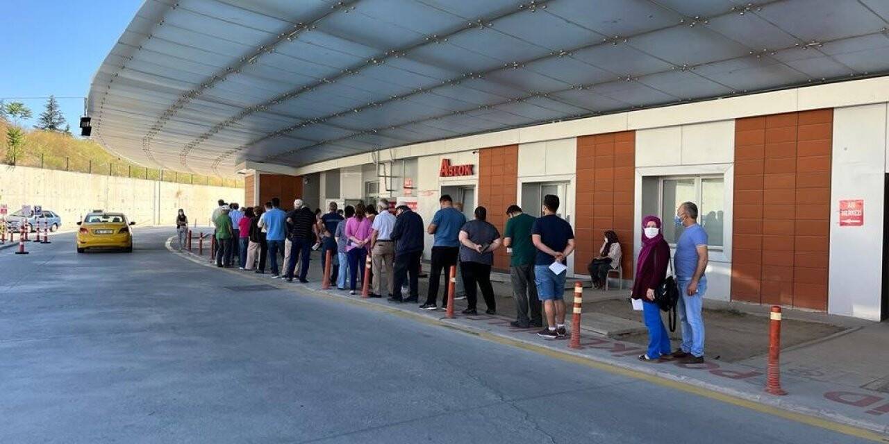 Hastanelerde hatırlatma dozu yoğunluğu devam ediyor