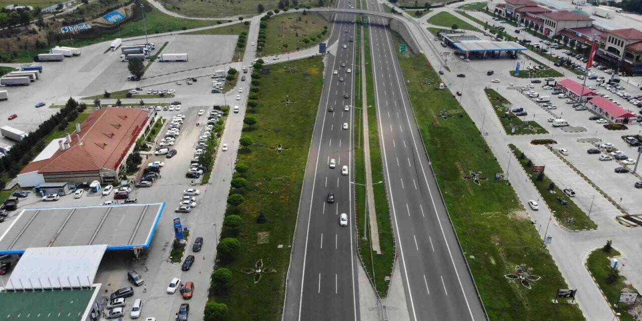 TEM’in Bolu geçişinde tatilcilerin dönüş yoğunluğu başladı