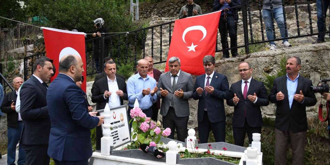 Şehit Öğretmen Necmettin Yılmaz şehadetinin 5. yılında kabri başında anıldı