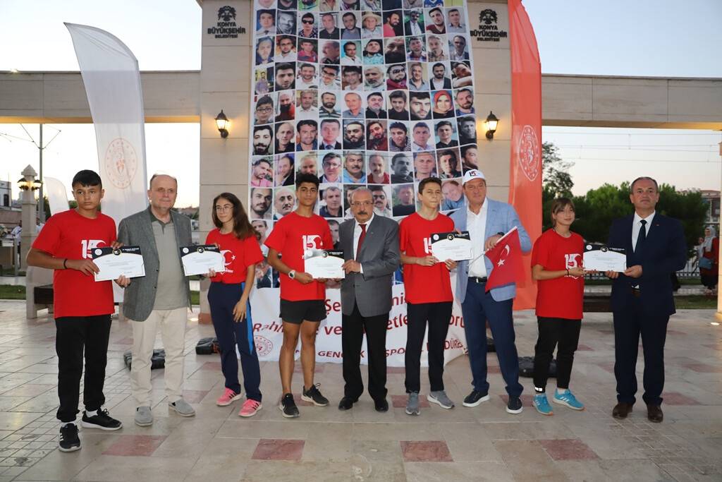 15 Temmuz Şehitleri Sancak Koşusu “Türkiye Aşkına” sloganıyla gerçekleşti