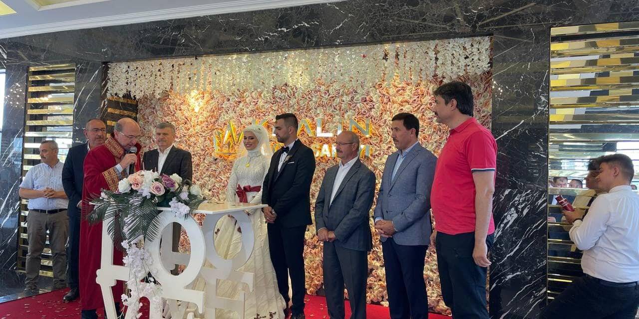 Cevdet İşbitirici oğlunu evlendirdi